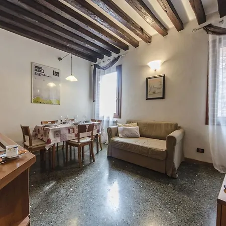 Residenza Dondel 아파트 *